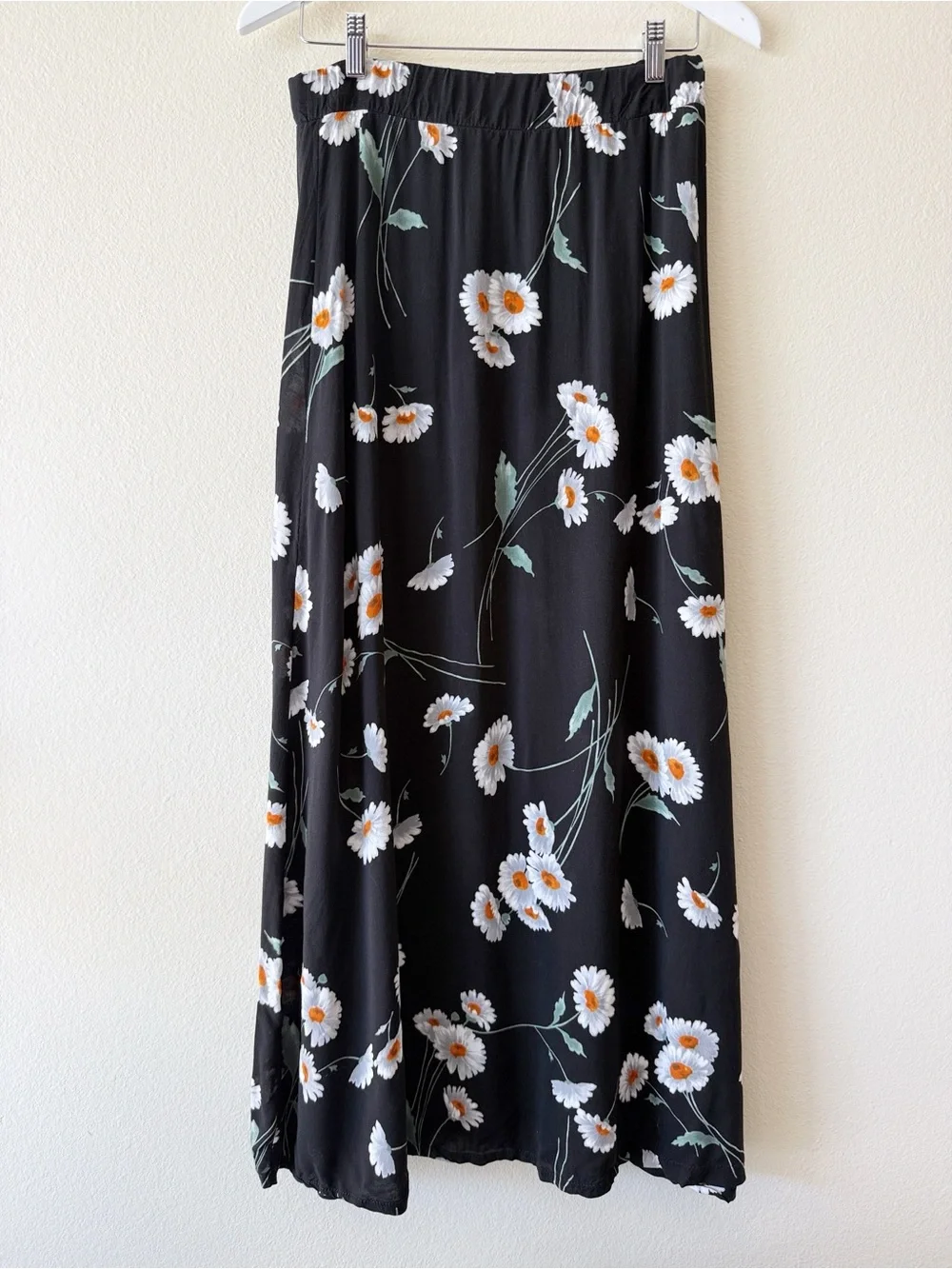 Brandy Melville Daisy Print Maxi Midi Skirt